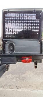 Відкидний стіл на двері багажника Nissan Patrol Y60 - Зображення 13