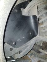 Комплект посиленого брудозахисту моторного відсіку з набором кліпс для Toyota Land Cruiser Prado 120 - Зображення 16