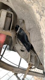 Комплект посиленого брудозахисту моторного відсіку з набором кліпс для Nissan Patrol Y61 - Зображення 11