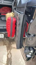 Відкидний стіл на двері багажника Land Rover Defender L663 - Зображення 3