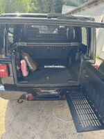 Відкидний стіл на двері багажника Jeep Wrangler JL/JK - Зображення 13