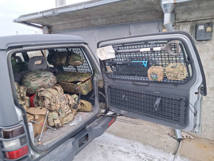 Модульна система зберігання Molle (Молле) для вікон багажника Mitsubishi Pajero Wagon 2 - Зображення 9