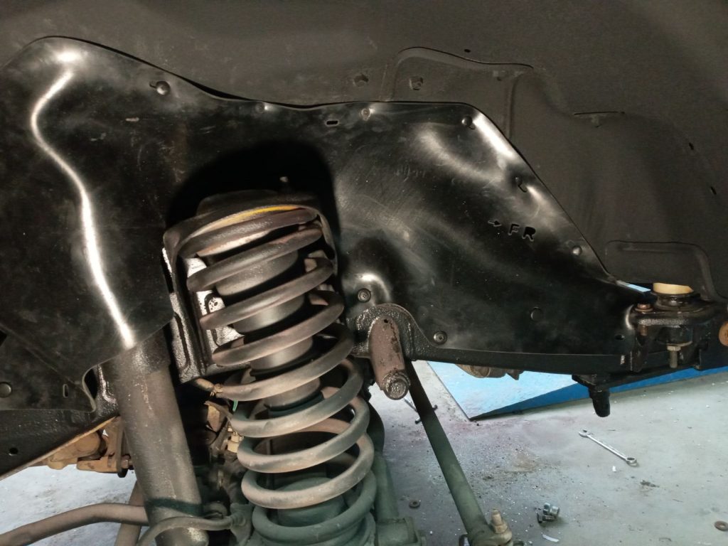 Комплект посиленого брудозахисту моторного відсіку з набором кліпс для Toyota Land Cruiser 80