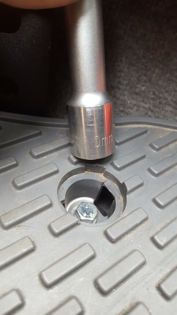 Molle (Молле) панель під заднє сидіння Toyota Land Cruiser 80