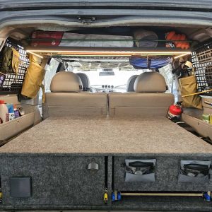 Полиця під стелю в багажник