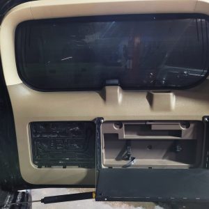 Відкидний стіл на двері багажника Toyota Land Cruiser Prado 90