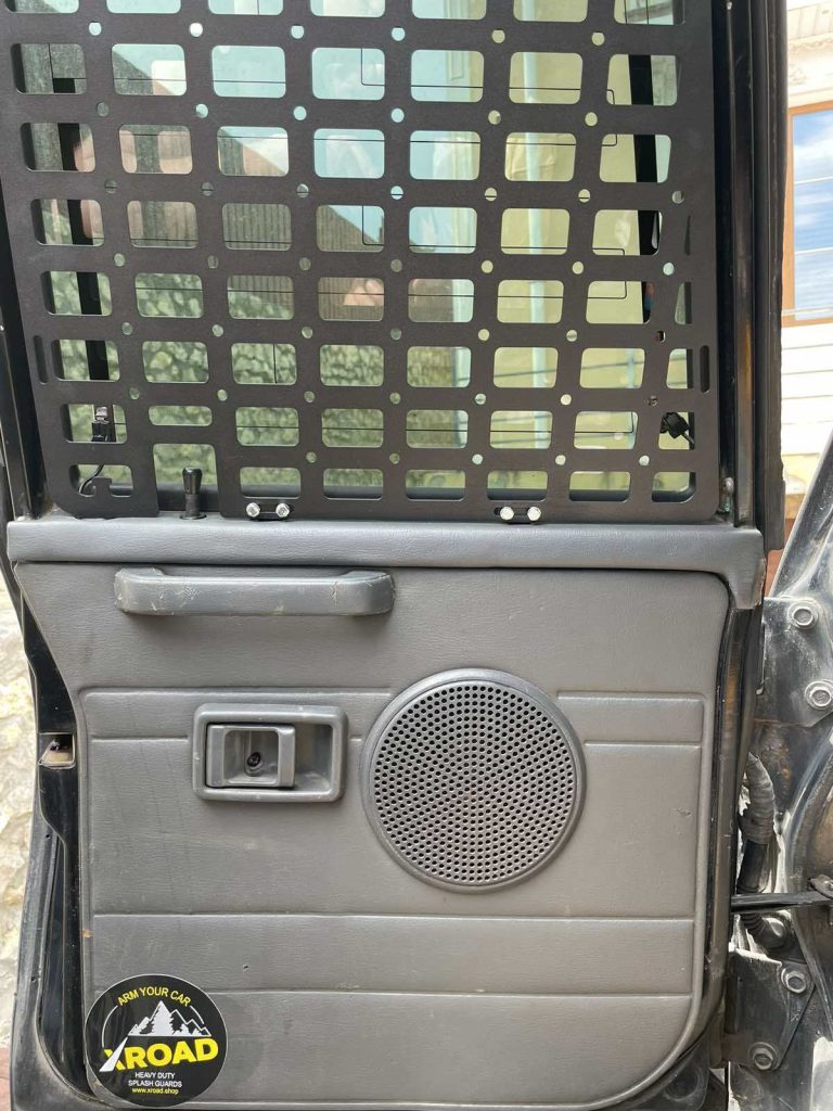 Molle (Молле) панель для дверей багажника Nissan Patrol Y60