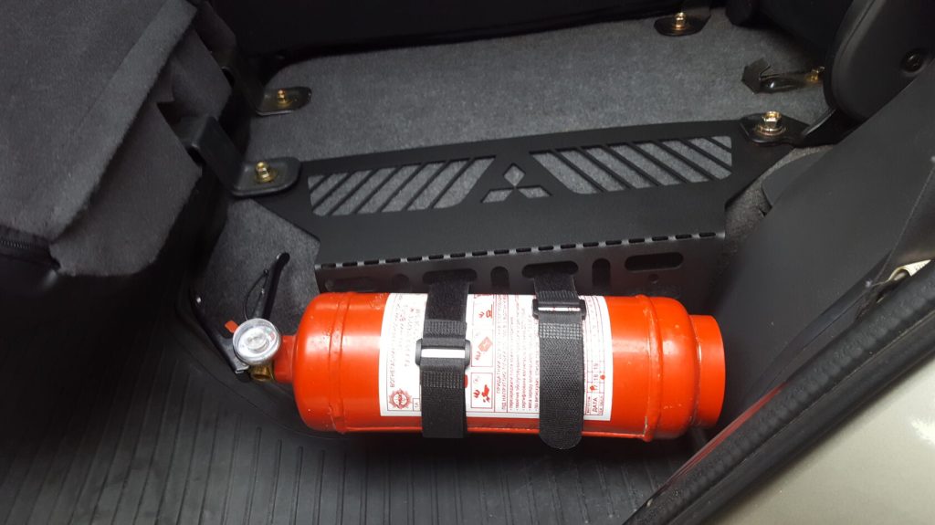 Молле панель для вогнегасника на Mitsubishi Pajero Sport 1