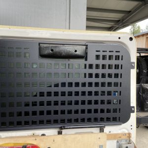 Панель Молле на вікно дверей багажника Land Rover Defender 110