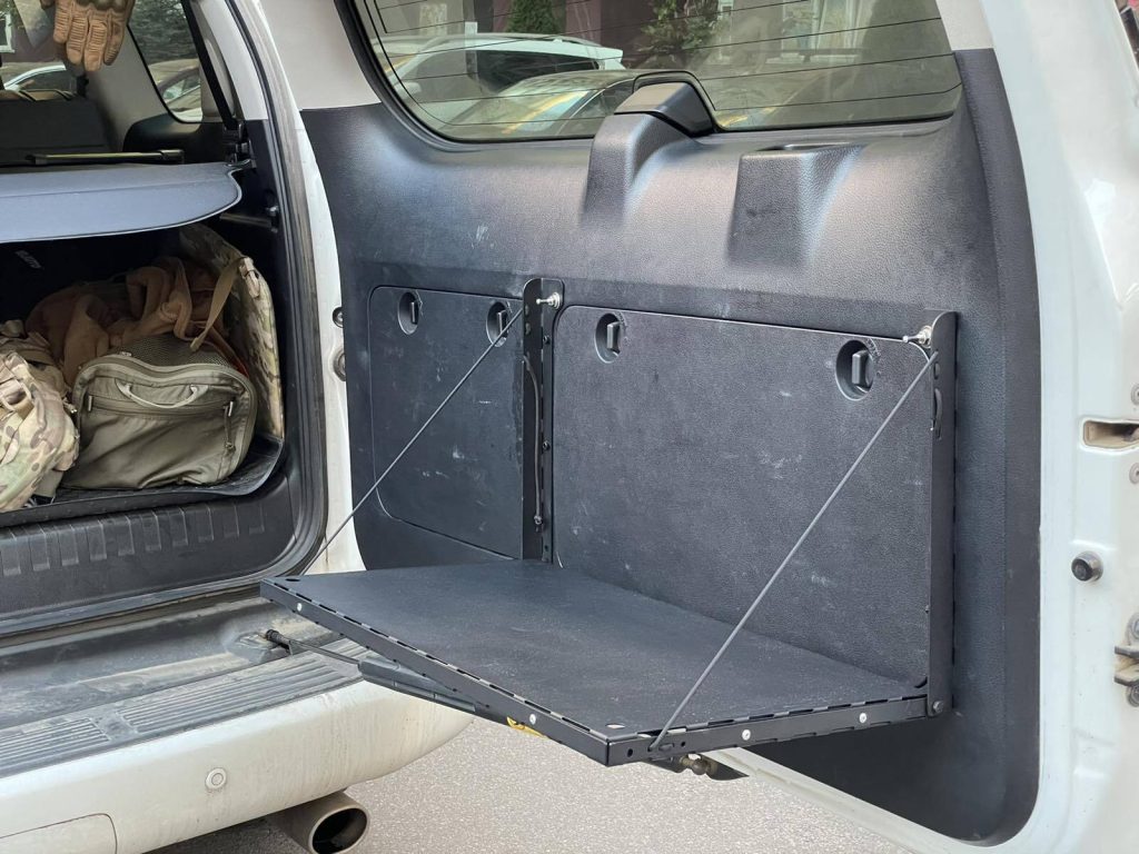 Відкидний стіл на двері багажника Toyota Land Cruiser Prado 150/Lexus GX 460, короткий
