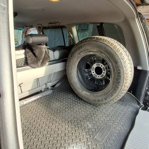 Кронштейн запасного колеса в багажник Toyota Land Cruiser 100