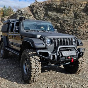 Відкидна рамка номерного знака для встановлення на клюз лебідки