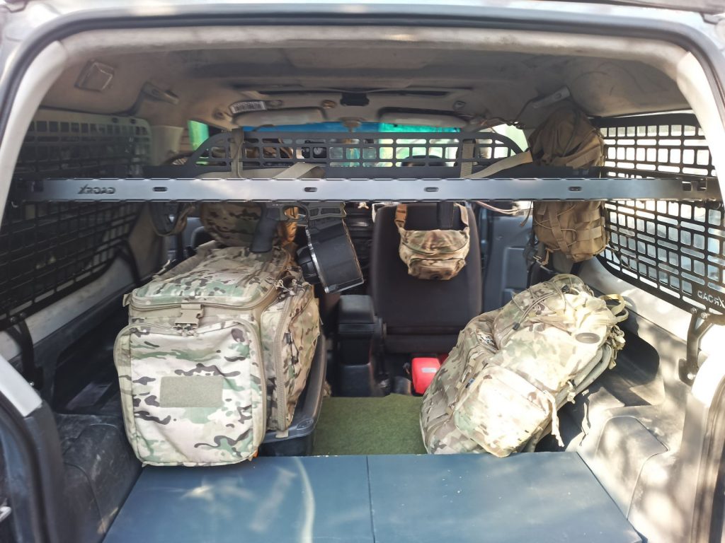 Модульна система зберігання Molle (Молле) для вікон багажника Suzuki Jimny JB23/JB33/JB43/JB53 (1998-2018)