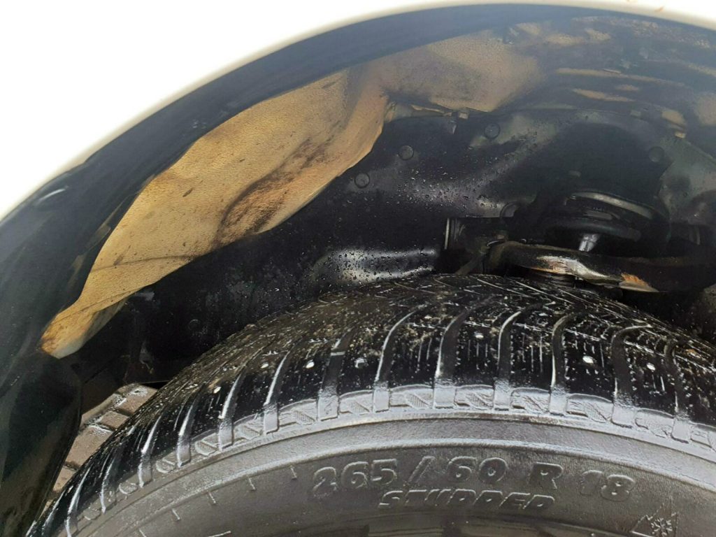 Комплект посиленого брудозахисту моторного відсіку з набором кліпс для Toyota Hilux G8 (2015-т.ч.)