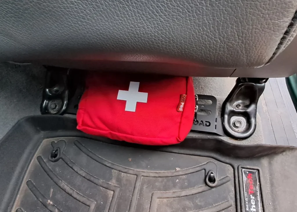 Молле панель під переднє сидіння Toyota / Lexus