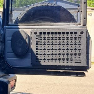 Відкидний стіл на двері багажника Nissan Patrol Y61