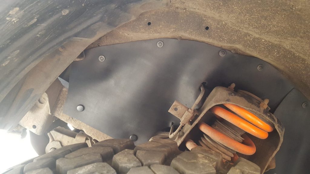 Комплект посиленого брудозахисту моторного відсіку з набором кліпс для Mitsubishi L200 (2005-2014)