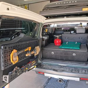 Відкидний експедиційний стіл на двері багажника Toyota FJ Cruiser — складний стіл MOLLE для кемпінгу та off-road