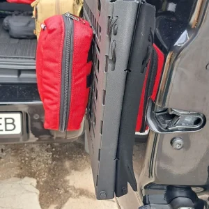 Відкидний стіл на двері багажника Land Rover Defender L663