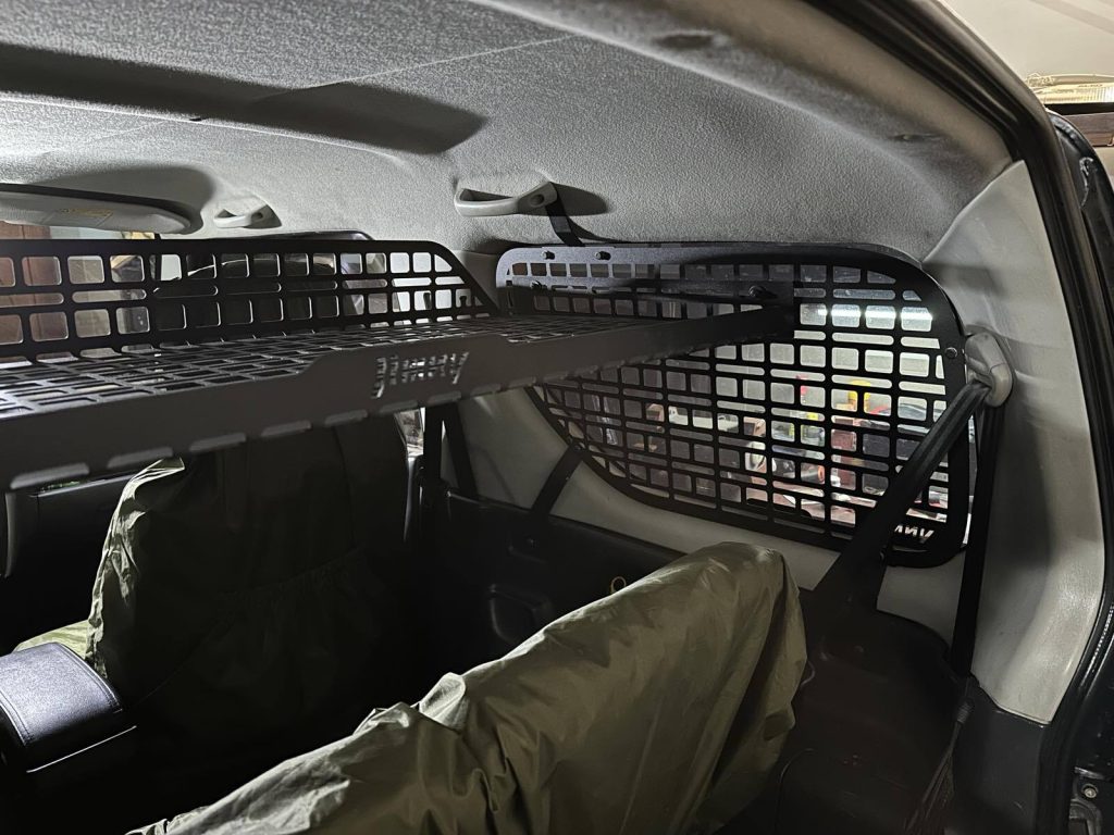 Модульна система зберігання Molle (Молле) для вікон багажника Suzuki Jimny JB23/JB33/JB43/JB53 (1998-2018)