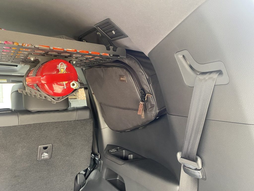 Термосумка-органайзер на вікно багажника Toyota Land Cruiser 300