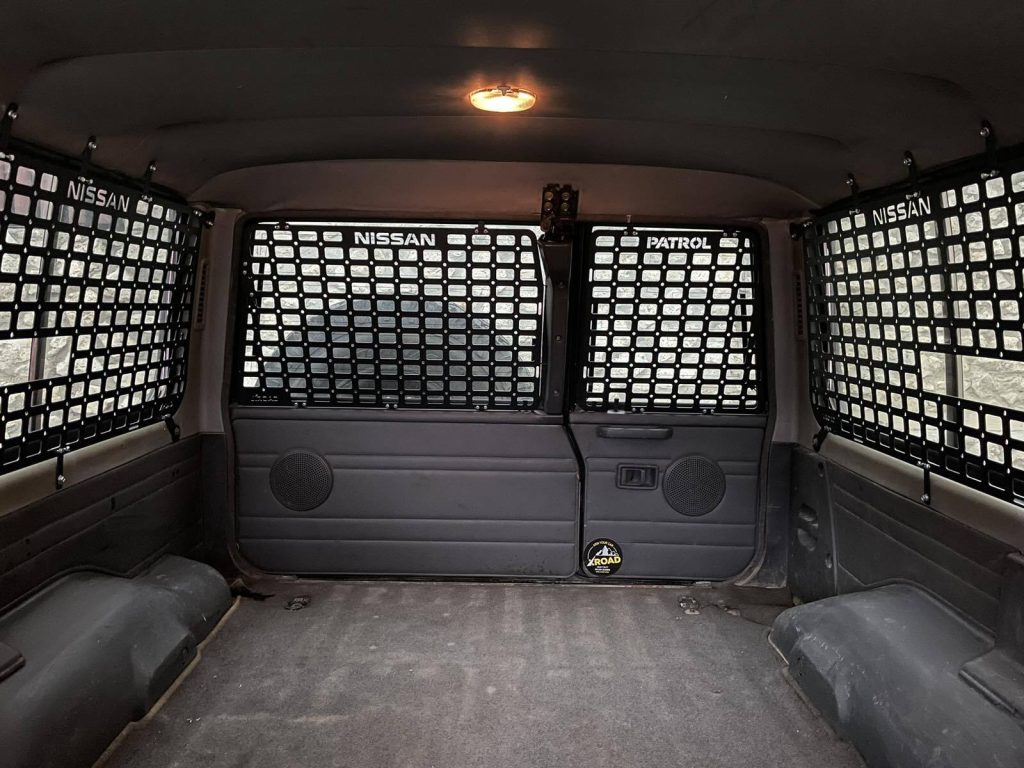 Модульна система зберігання Molle (Молле) для вікон багажника Nissan Patrol Y60