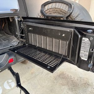 Відкидний стіл на двері багажника Jeep Wrangler JL/JK