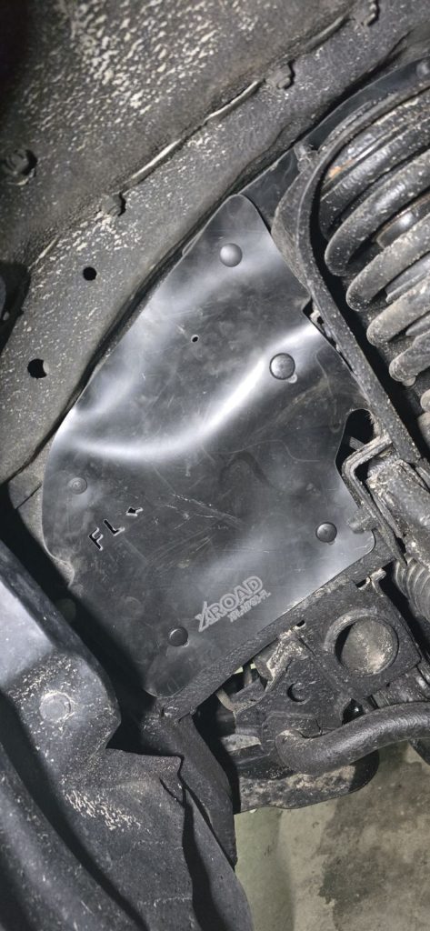 Комплект посиленого брудозахисту моторного відсіку з набором кліпс для Mitsubishi Pajero Sport G3 (2014-т.ч.)