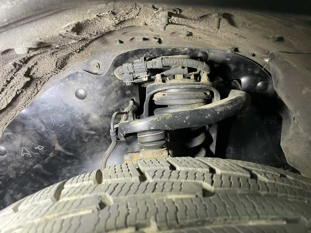 Комплект посиленого брудозахисту моторного відсіку з набором кліпс для Toyota Land Cruiser Prado 120