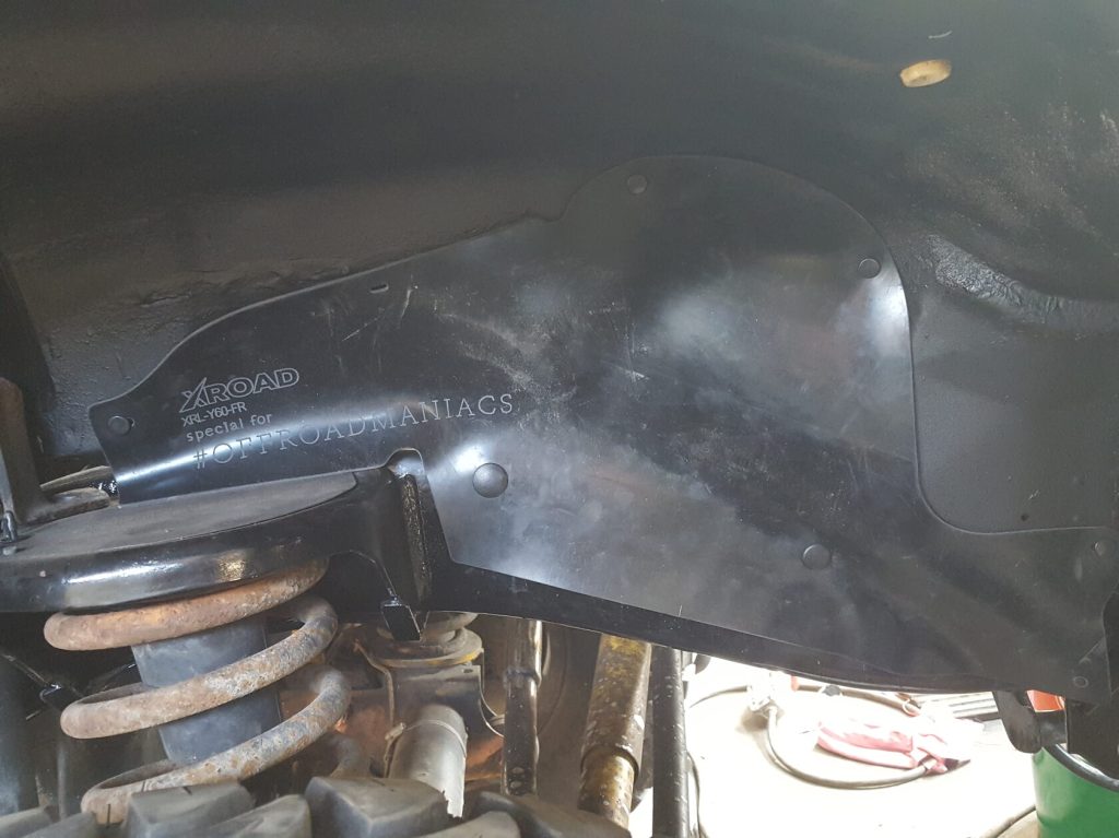 Пильник моторного відсіку задня частина лівий для Nissan Patrol Y61 (1997-2010)