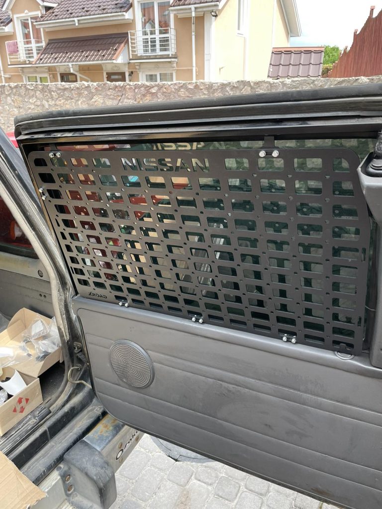 Molle (Молле) панель для дверей багажника Nissan Patrol Y60