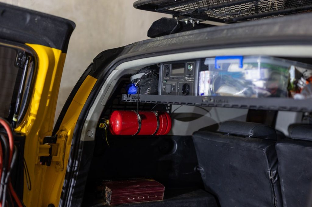 Полиця під стелю в багажник для Toyota FJ Cruiser