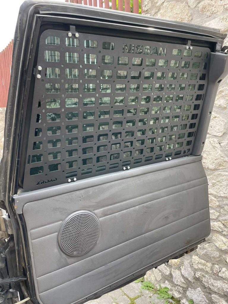 Molle (Молле) панель для дверей багажника Nissan Patrol Y60