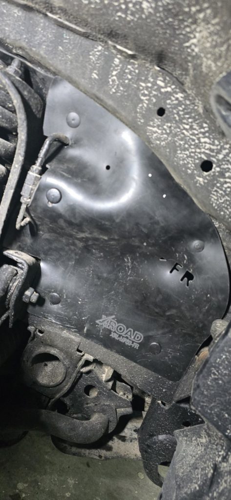 Комплект посиленого брудозахисту моторного відсіку з набором кліпс для Mitsubishi Pajero Sport G3 (2014-т.ч.)