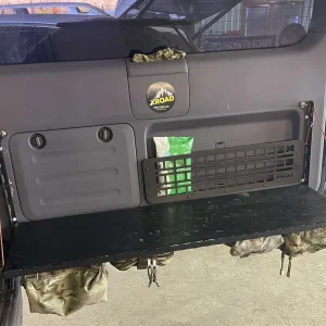 Відкидний стіл на двері багажника