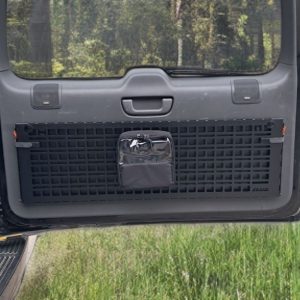 Відкидний стіл на двері багажника