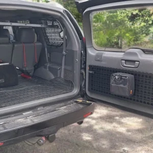 Відкидний стіл на двері багажника