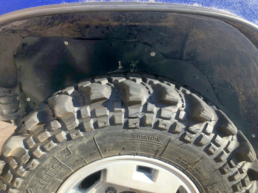 Комплект офроудних пильників моторного відсіку з набором кліпс для Nissan Terrano (1985-1995)