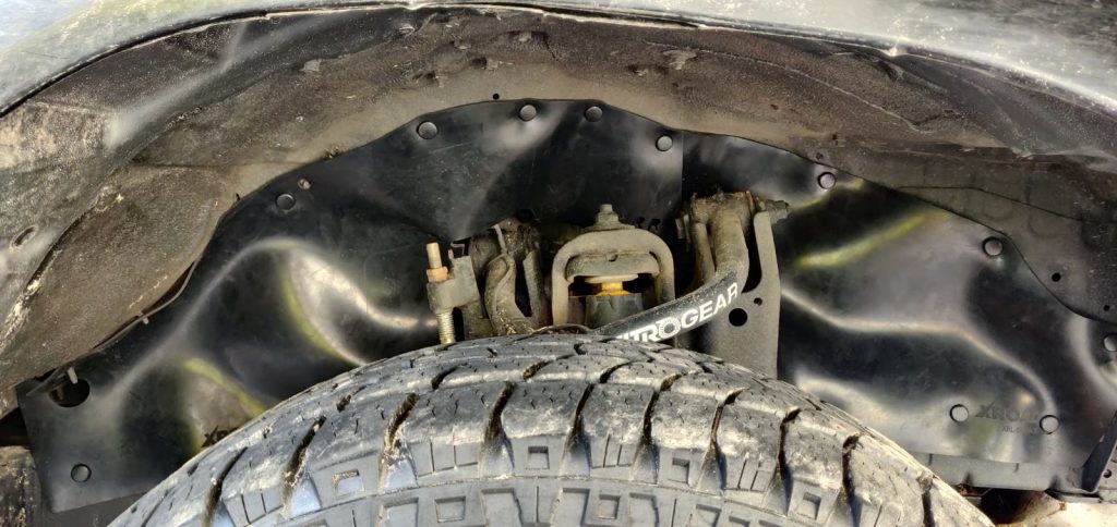 Комплект посиленого брудозахисту моторного відсіку з набором кліпс для Toyota Land Cruiser 100