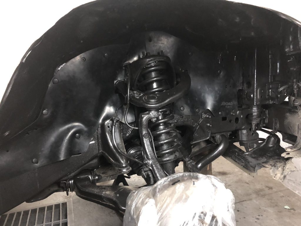 Комплект посиленого брудозахисту моторного відсіку з набором кліпс для Toyota Land Cruiser 200