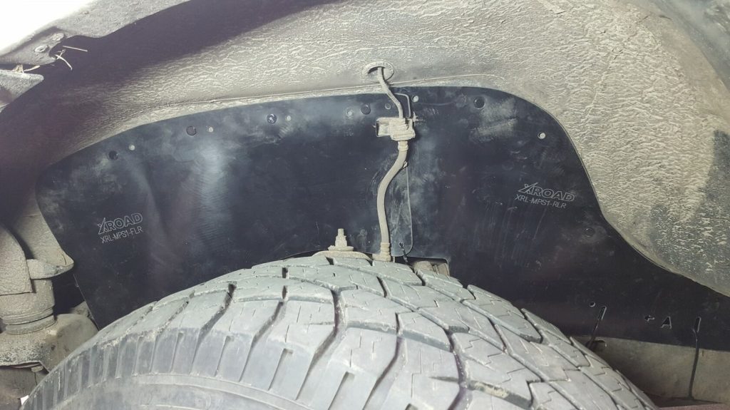 Комплект посиленого брудозахисту моторного відсіку з набором кліпс для Mitsubishi Pajero Sport G1 (1998-2008)