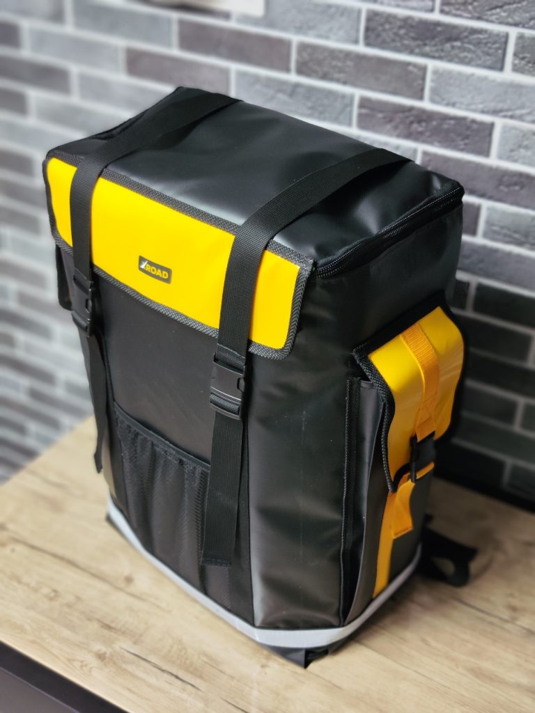 Сумка на запасне колесо на двері багажника