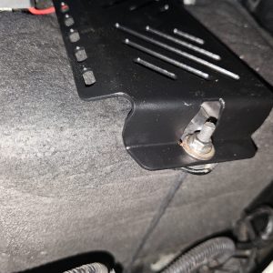 Кріплення на акумулятор для додаткових реле і запобіжників