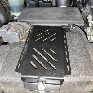 Кріплення на акумулятор для додаткових реле і запобіжників