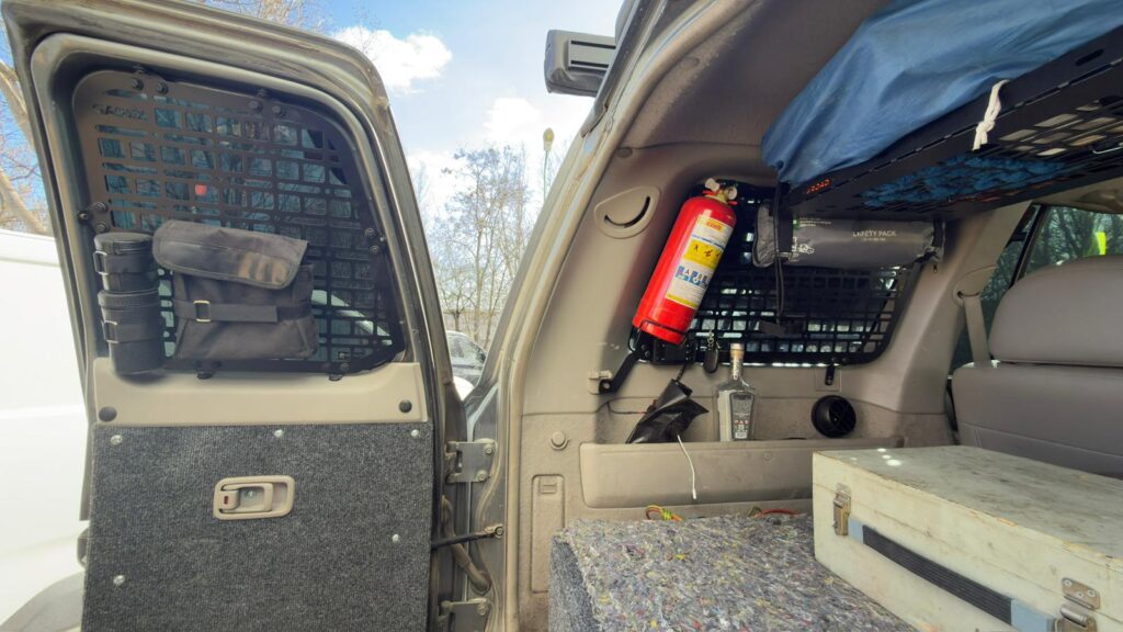 Molle (Молле) панель для дверей багажника Nissan Patrol Y61