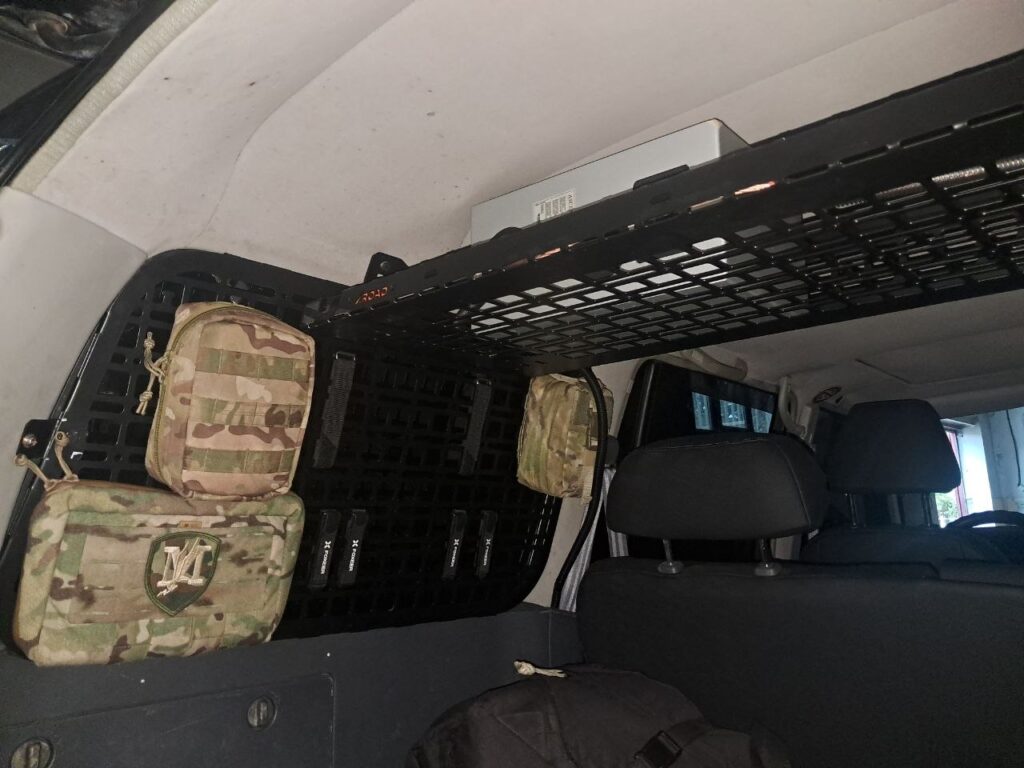 Полиця в багажник Toyota Land Cruiser 80 під стелю