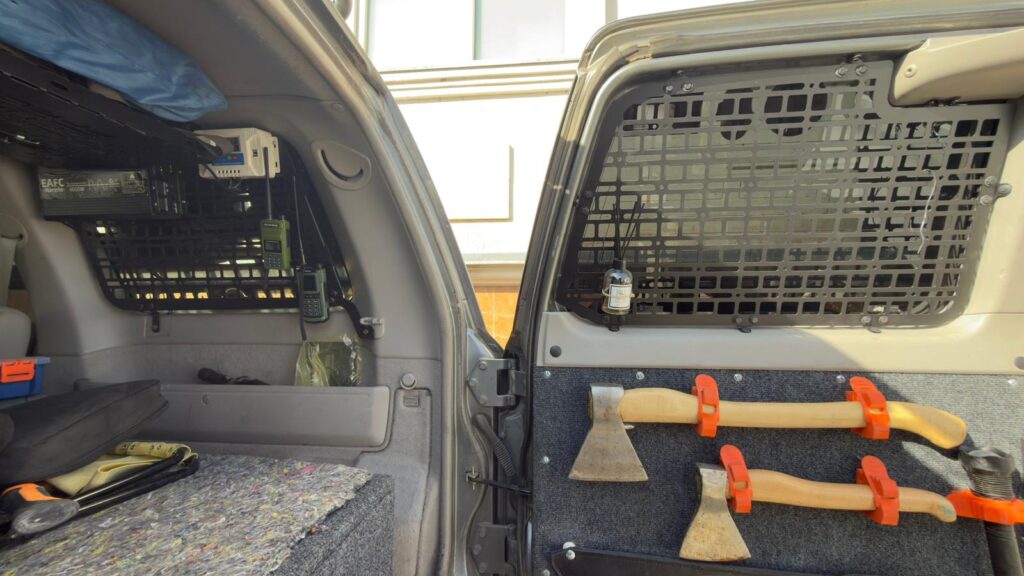 Molle (Молле) панель для дверей багажника Nissan Patrol Y61