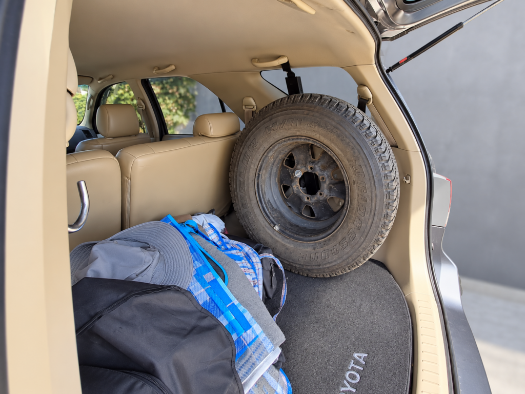 Кронштейн запасного колеса в багажник XRoad для Toyota Fortuner G1 (2005-2015)