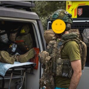 Вантажна полиця під стелю в багажник Toyota Land Cruiser 70й серії