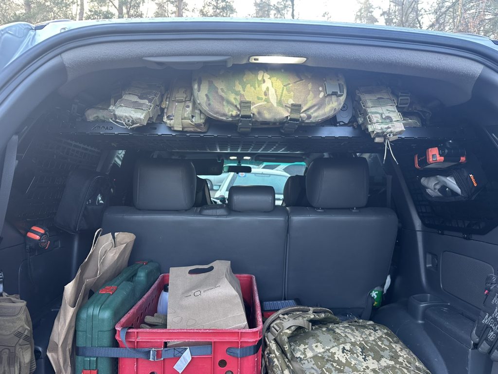 Полиця під стелю в багажник для Toyota Land Cruiser Prado 120